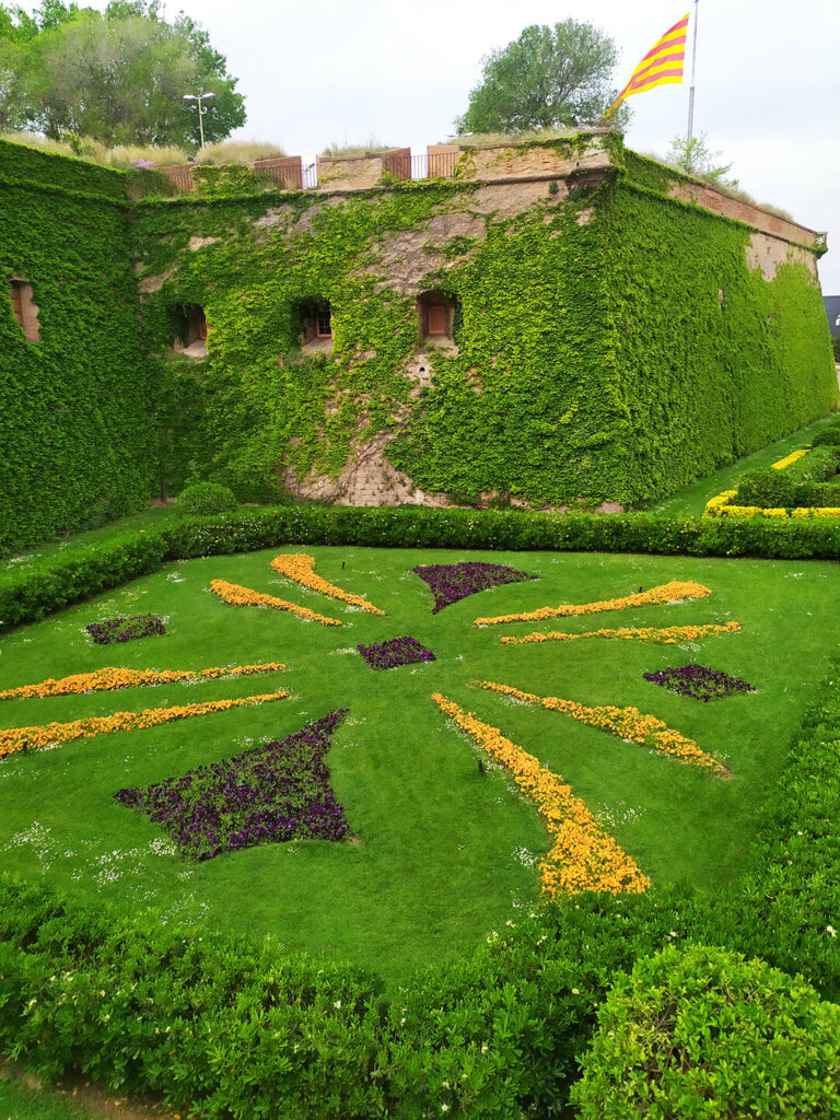 Barcelona Castell de Montjuic celicesty zťp zľava